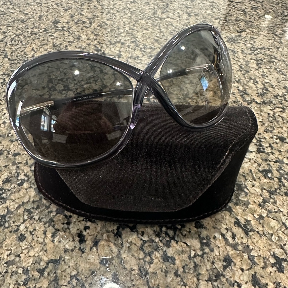 Tom Ford Black Gradient Smoke Women's Sunglasses polarized Model: Whitney, TF9 - Picture 10 of 11